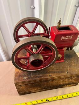 Economy Model Size Hit Miss motor, runs on gas