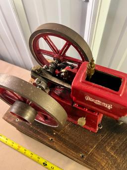 Economy Model Size Hit Miss motor, runs on gas