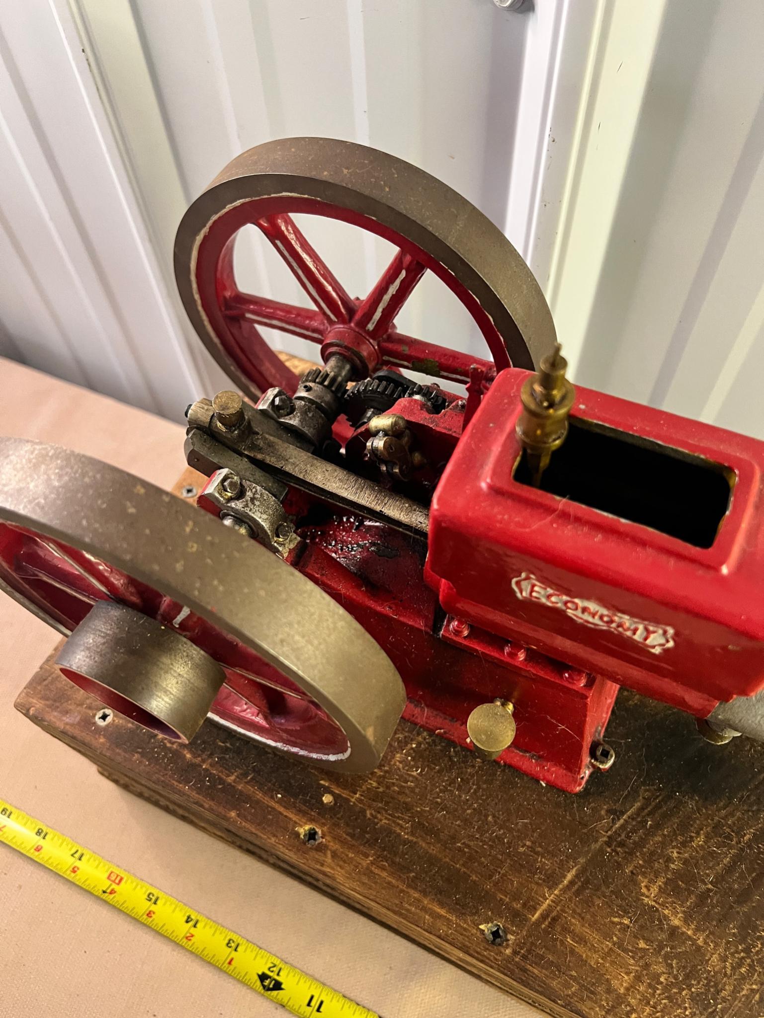 Economy Model Size Hit Miss motor, runs on gas