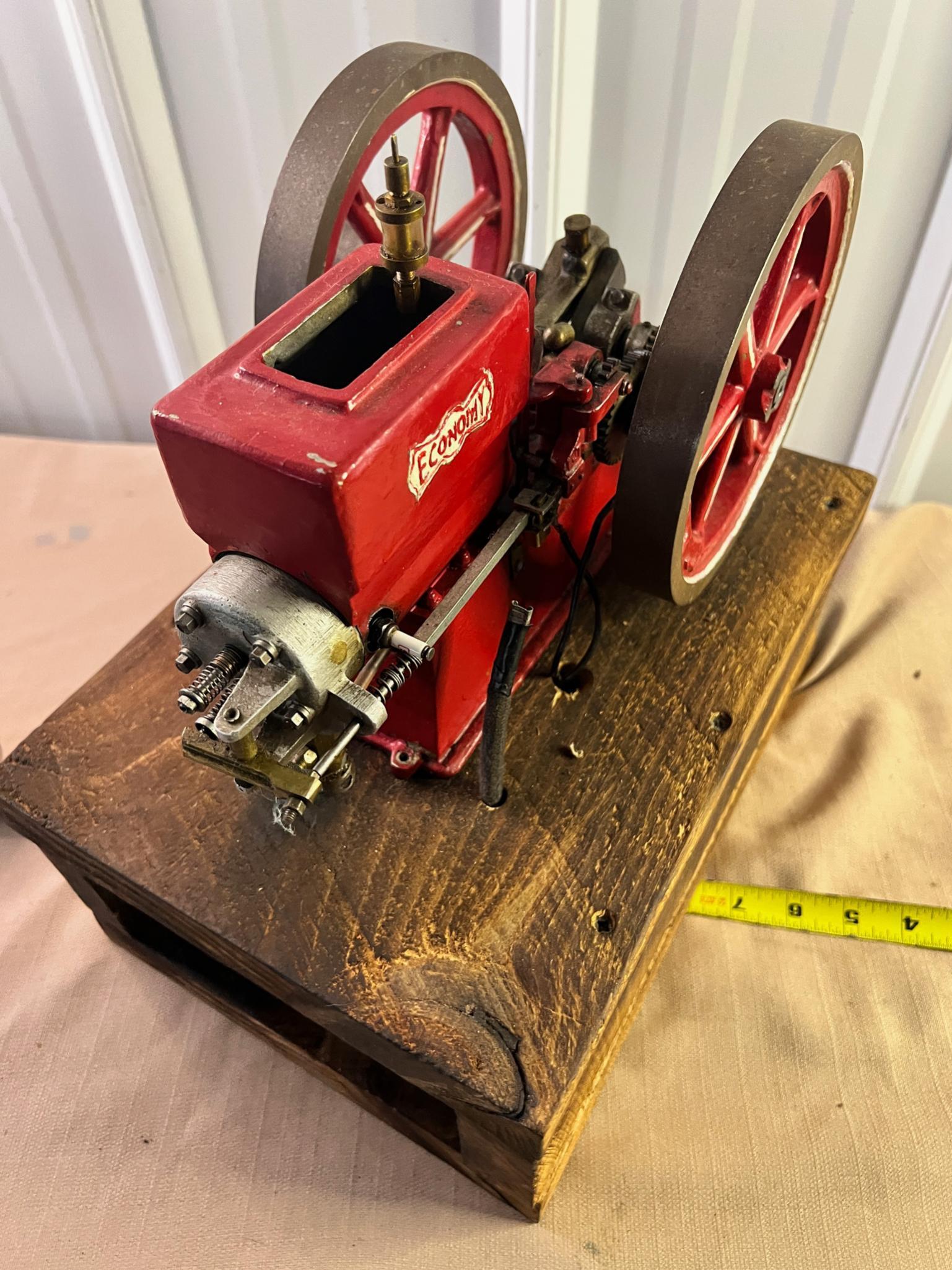 Economy Model Size Hit Miss motor, runs on gas