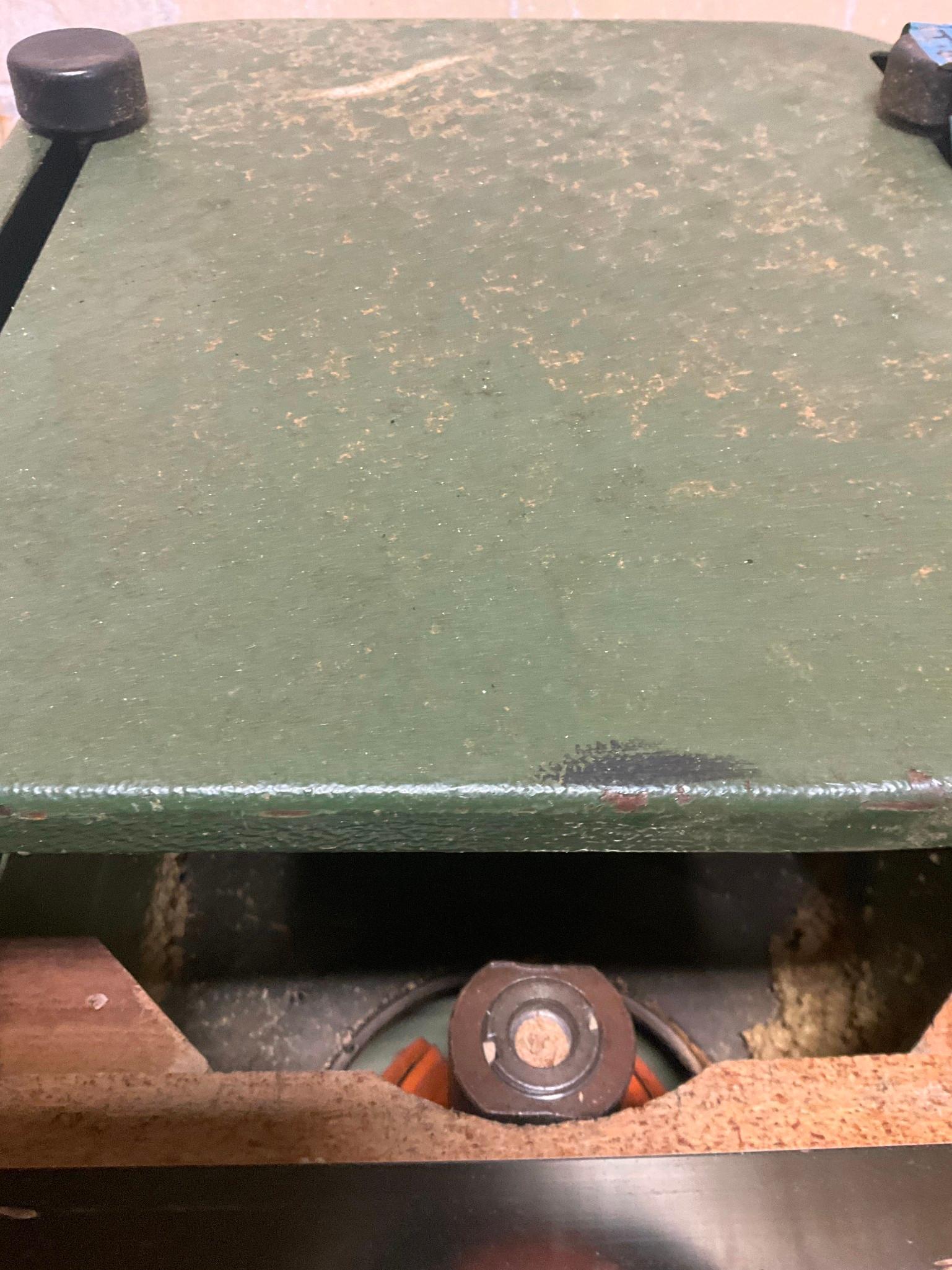 SCMI 1-1/4 Spindle Shaper / power feeders do not sell with machine