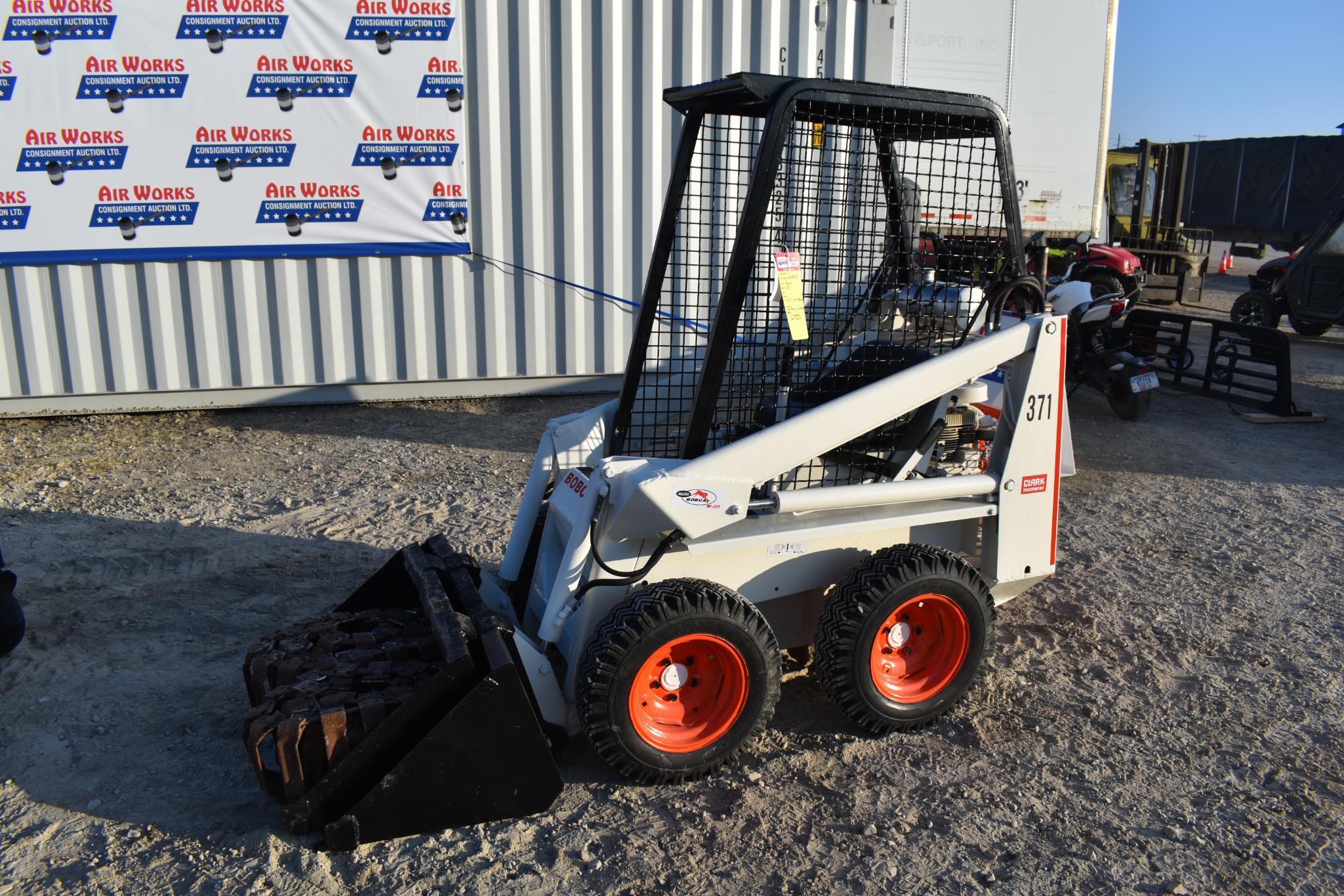 (INV864) 1973 Bobcat 371 Mini Skidloader