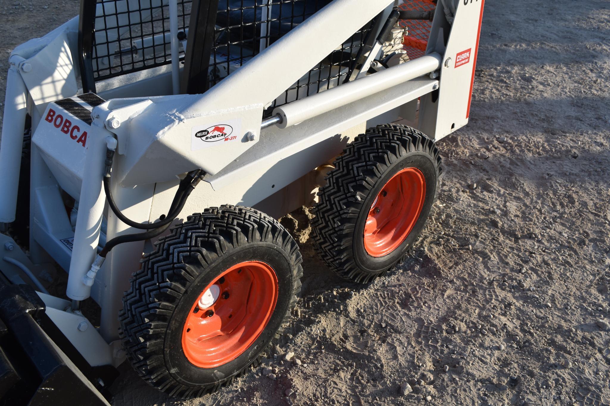 (INV864) 1973 Bobcat 371 Mini Skidloader