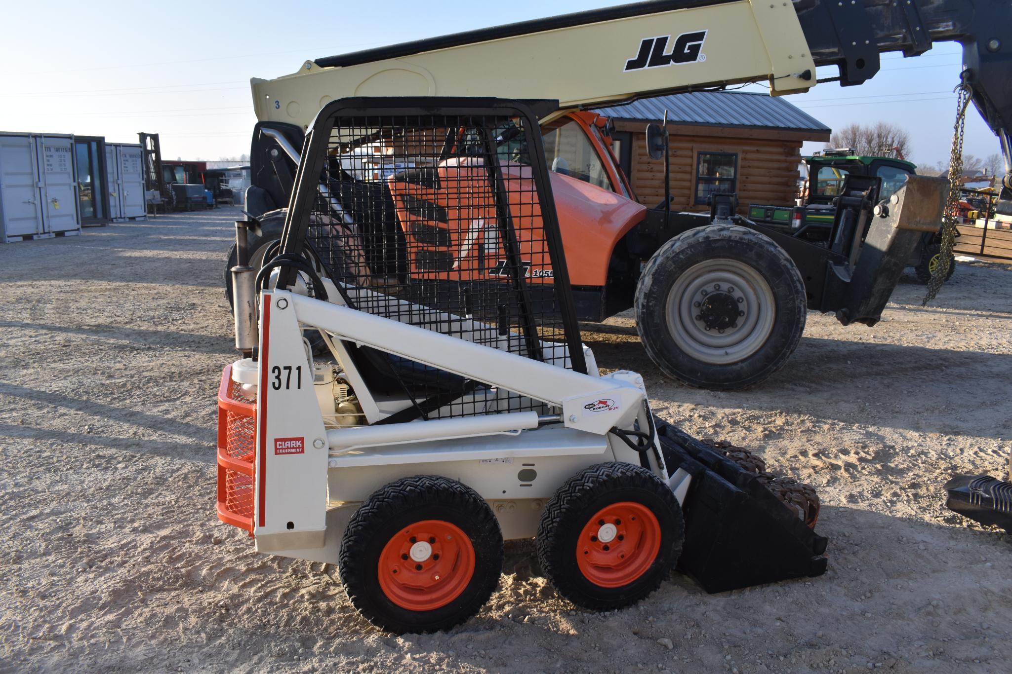 (INV864) 1973 Bobcat 371 Mini Skidloader