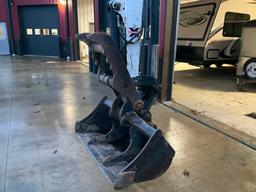 (INV50100) 2011 Bobcat Model E35 Mini Excavator Hydraulic Thumb and Auxiliary Hydraulics