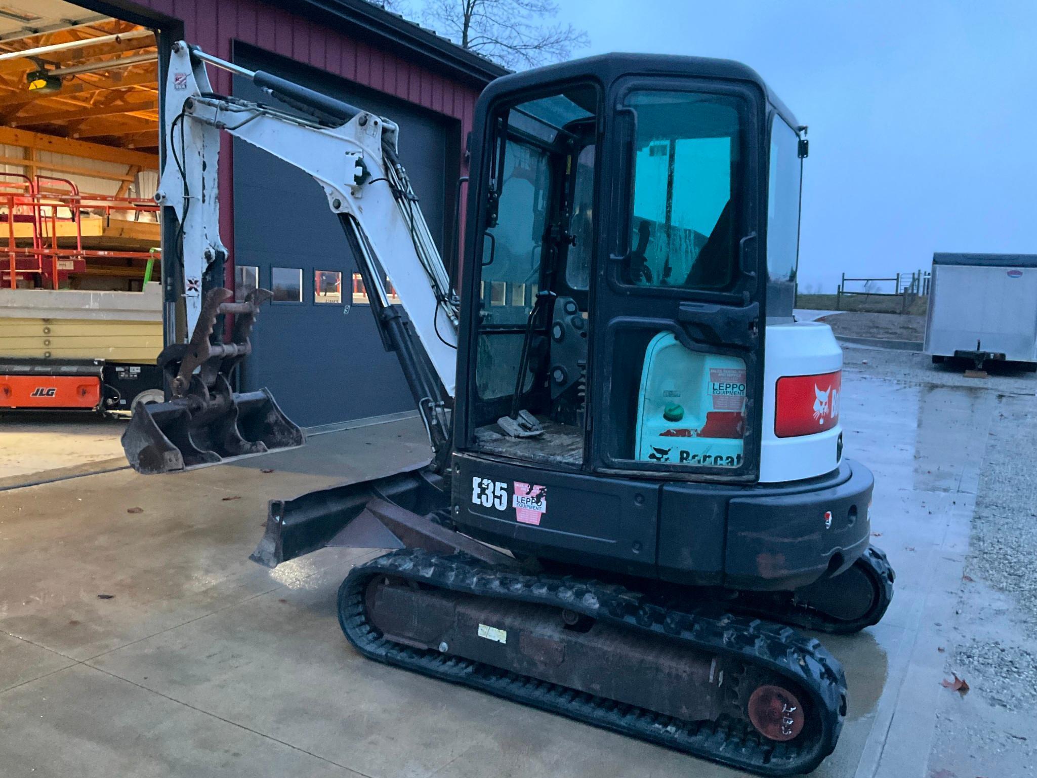 (INV50100) 2011 Bobcat Model E35 Mini Excavator Hydraulic Thumb and Auxiliary Hydraulics