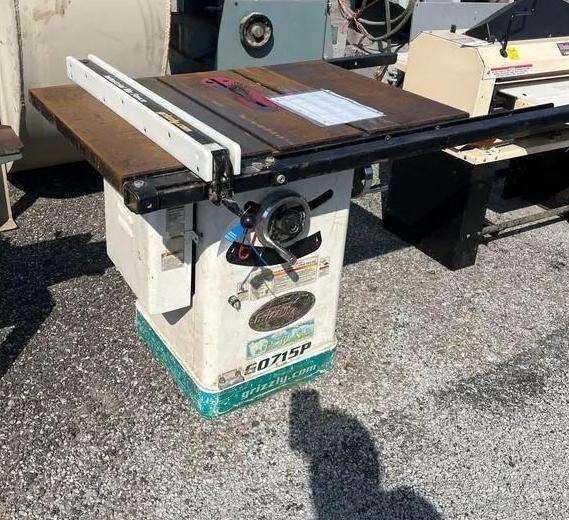 (INV90111) Grizzly Model G0715P 10" Table Saw Proxibid