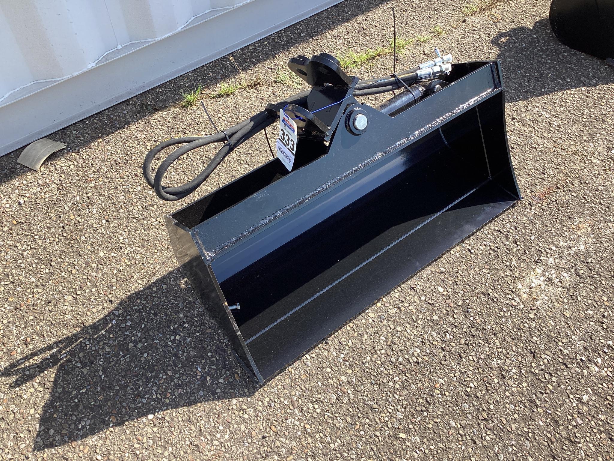 New Unused Miva 32" Hydraulic Tilt Bucket Mini Excavator Attachment