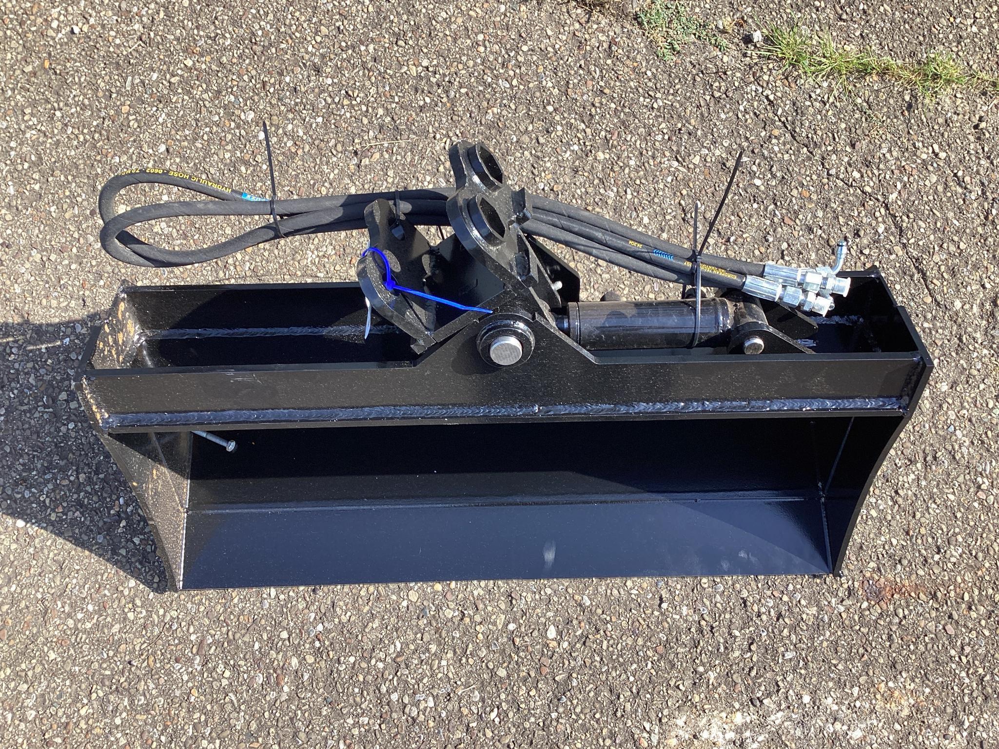 New Unused Miva 32" Hydraulic Tilt Bucket Mini Excavator Attachment