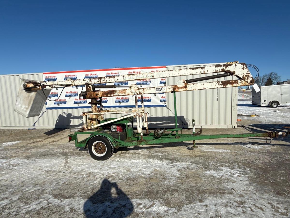 Promark Manlift w/Honda 20hp Motor -working machine - owner is upgrading