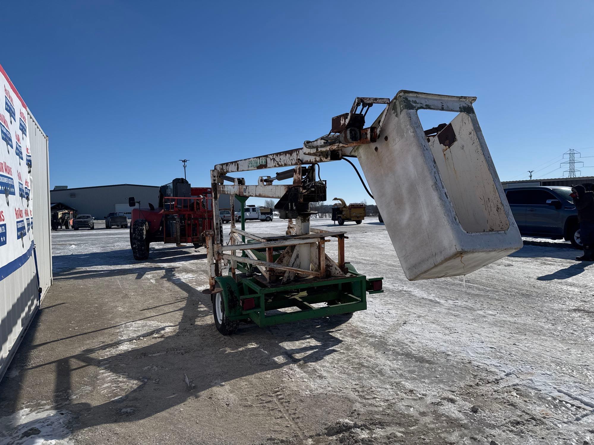 Promark Manlift w/Honda 20hp Motor -working machine - owner is upgrading