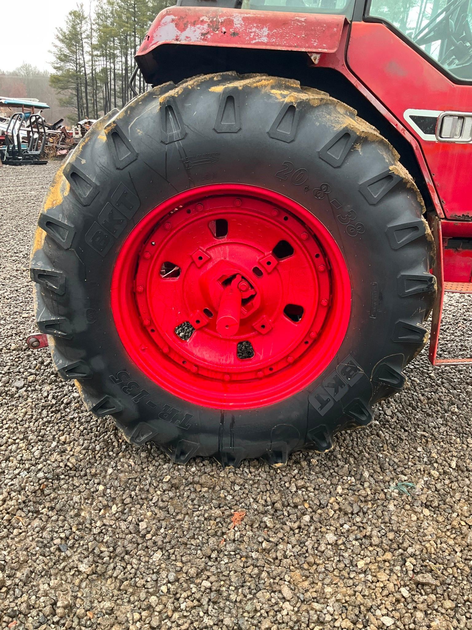 (Inv.51043) International F1486 Tractor, Cab, Heat/AC, Dual Hubs, Good TA, 8100 Hours