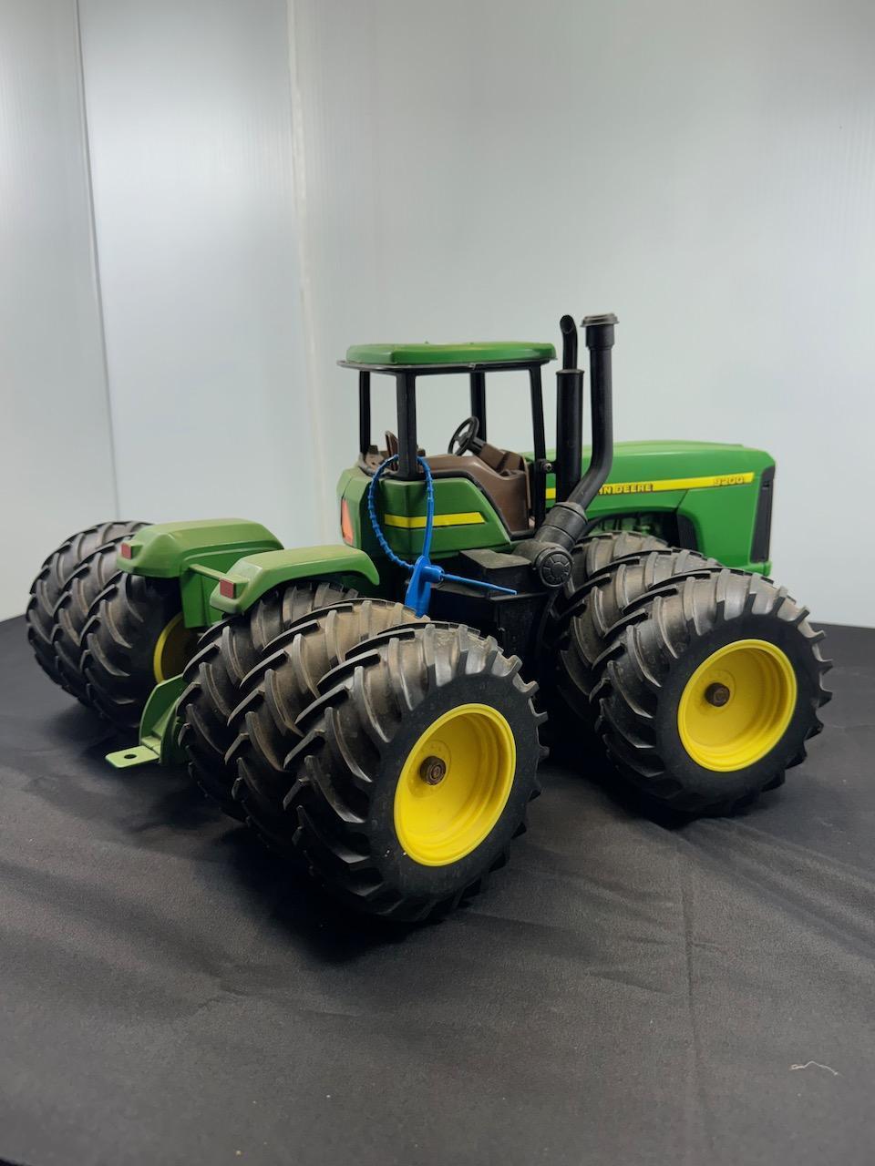 1/16 Scale 9200 John Deere 12 wheel