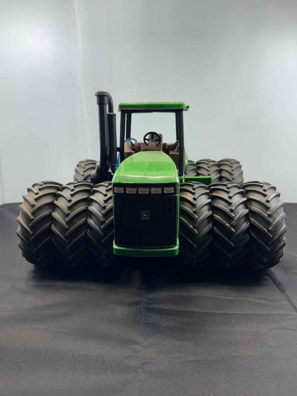 1/16 Scale 9200 John Deere 12 wheel