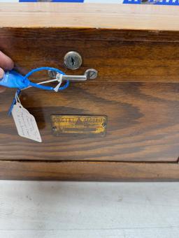 NATIONAL TOOL & CHEST Co. MACHINIST CHEST, 8 OAK DRAWERS