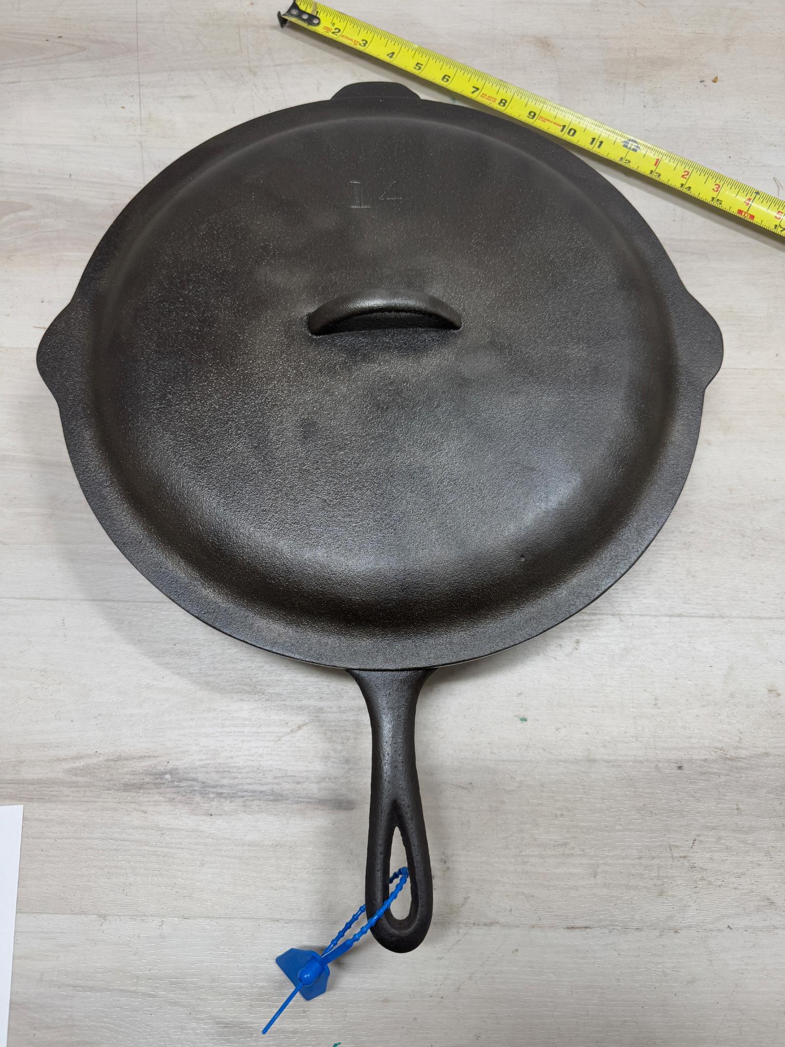 3 Notch no. 14 Cast Iron Skillet w/ heat ring and no. 14 Lid
