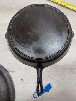 3 Notch no. 14 Cast Iron Skillet w/ heat ring and no. 14 Lid