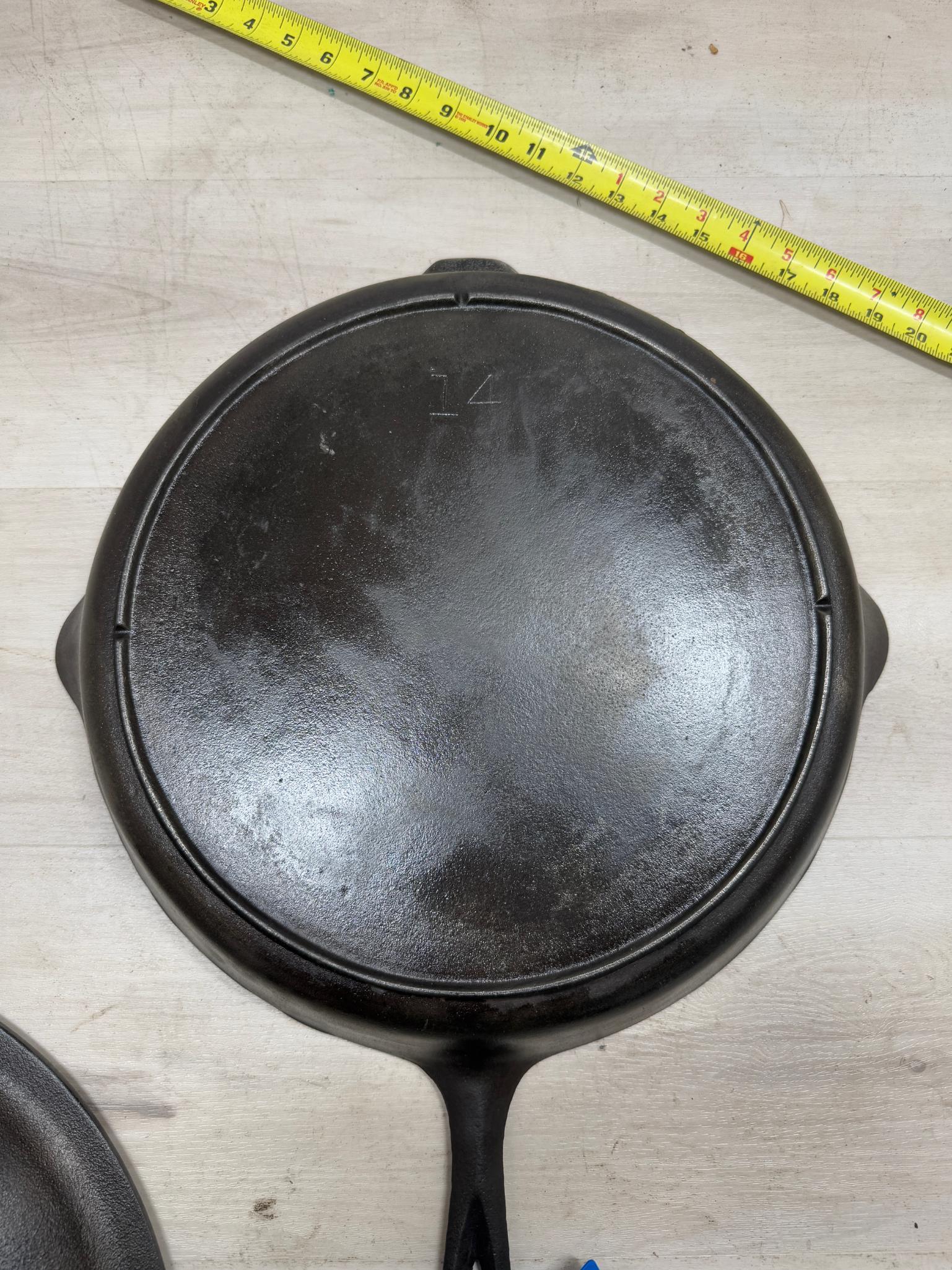 3 Notch no. 14 Cast Iron Skillet w/ heat ring and no. 14 Lid