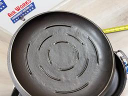 Advance no. 9 Self Basting Dutch Oven Lid w/ Sidney Bottom