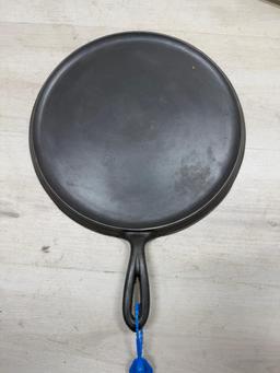Erie no. 10 Cast Iron handled griddle