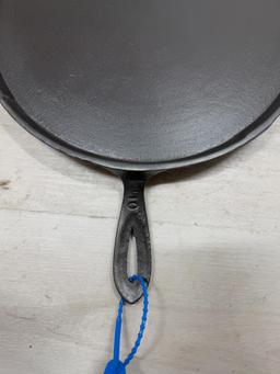 Erie no. 10 Cast Iron handled griddle