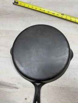 Griswold No. 10 Small Block Logo cast iron skillet