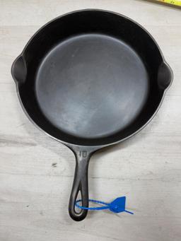 Griswold No. 10 Small Block Logo cast iron skillet