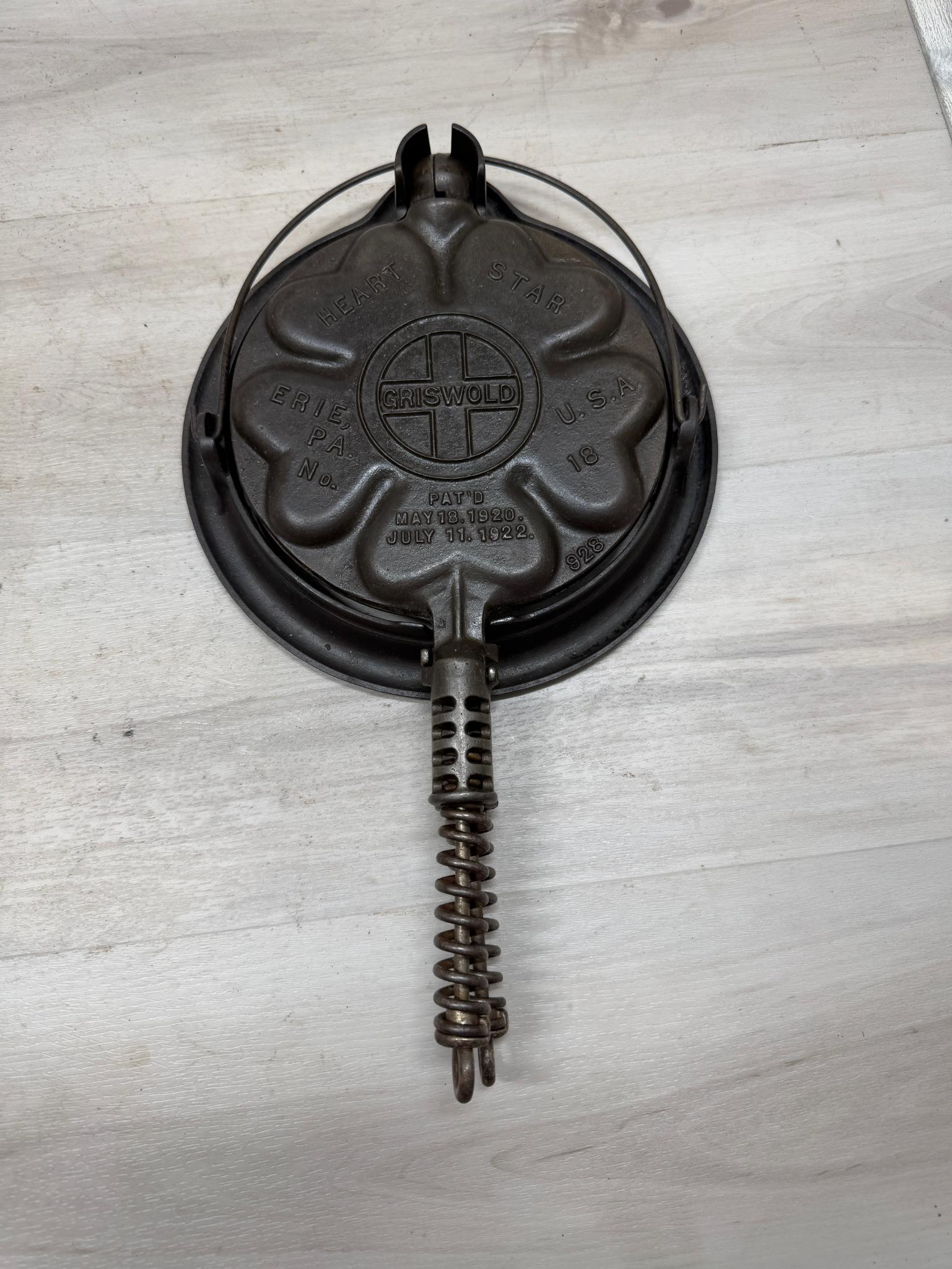 Griswold No. 18 Heart Star Cast Iron Waffle Iron w/ Low Base