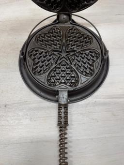 Griswold No. 18 Heart Star Cast Iron Waffle Iron w/ Low Base