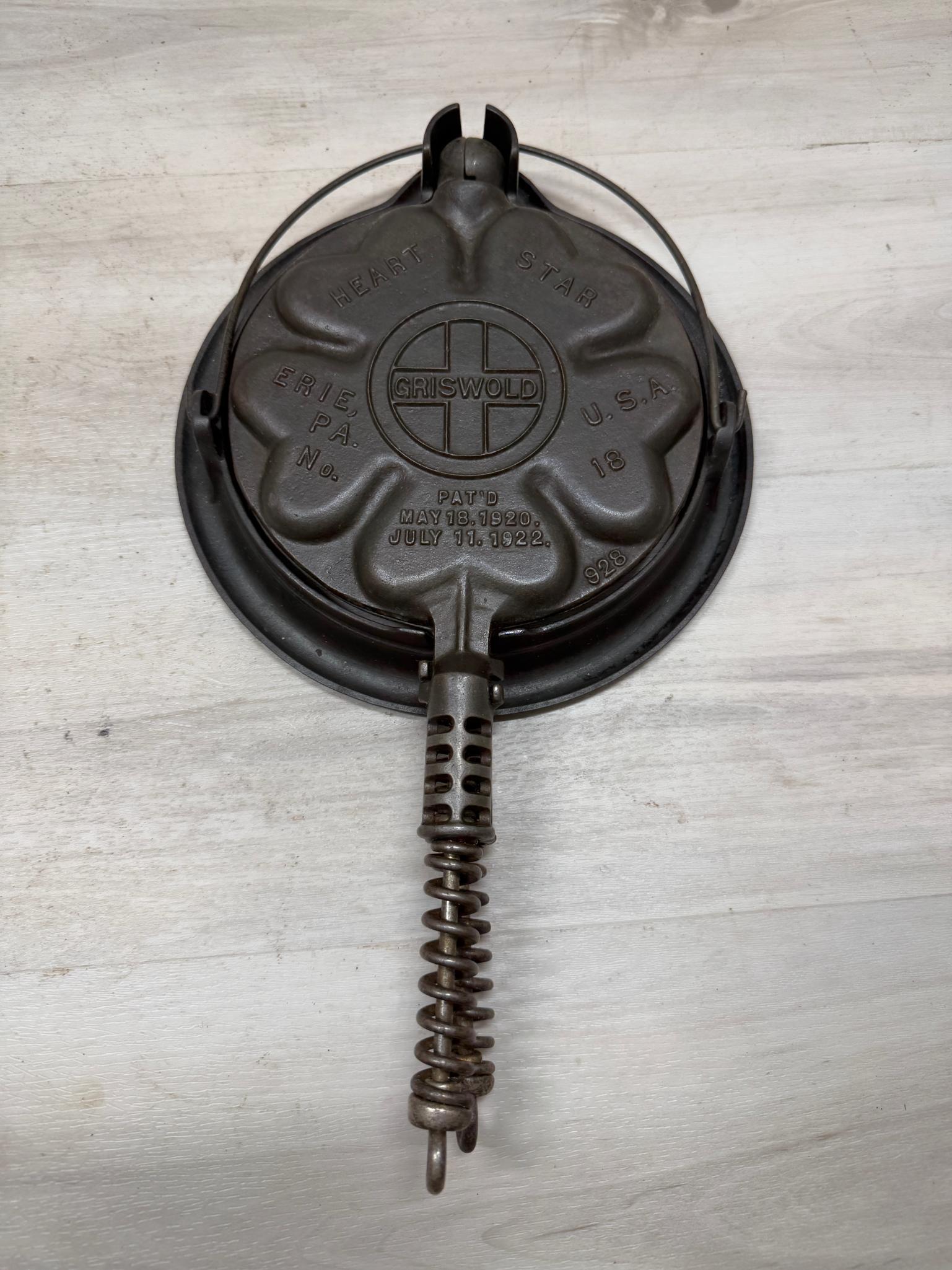 Griswold No. 18 Heart Star Cast Iron Waffle Iron w/ Low Base