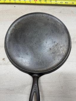 Griswold no. 9 Slant Logo Cast Iron Griddle, w/ ghost mark