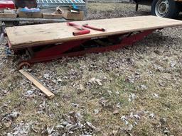 Hydraulic Lift Table