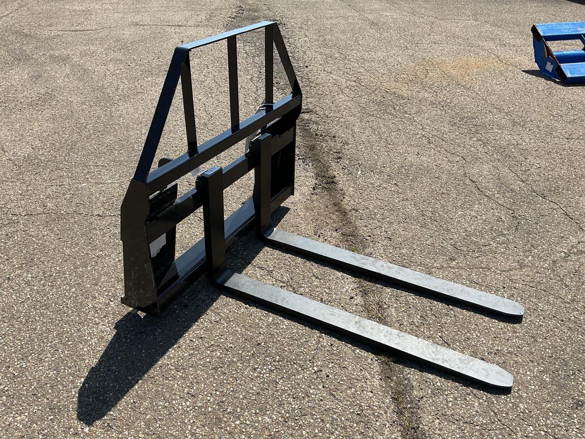 New Unused AGT Model SAII100 Quick Attach Pallet Skid Loader Attachment