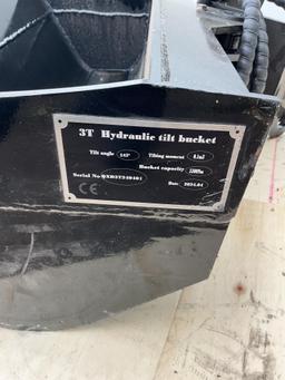 New Unused GIYI 3T Hydraulic Tilt Excavator Bucket To Fit Cat 3 Ton Excavator