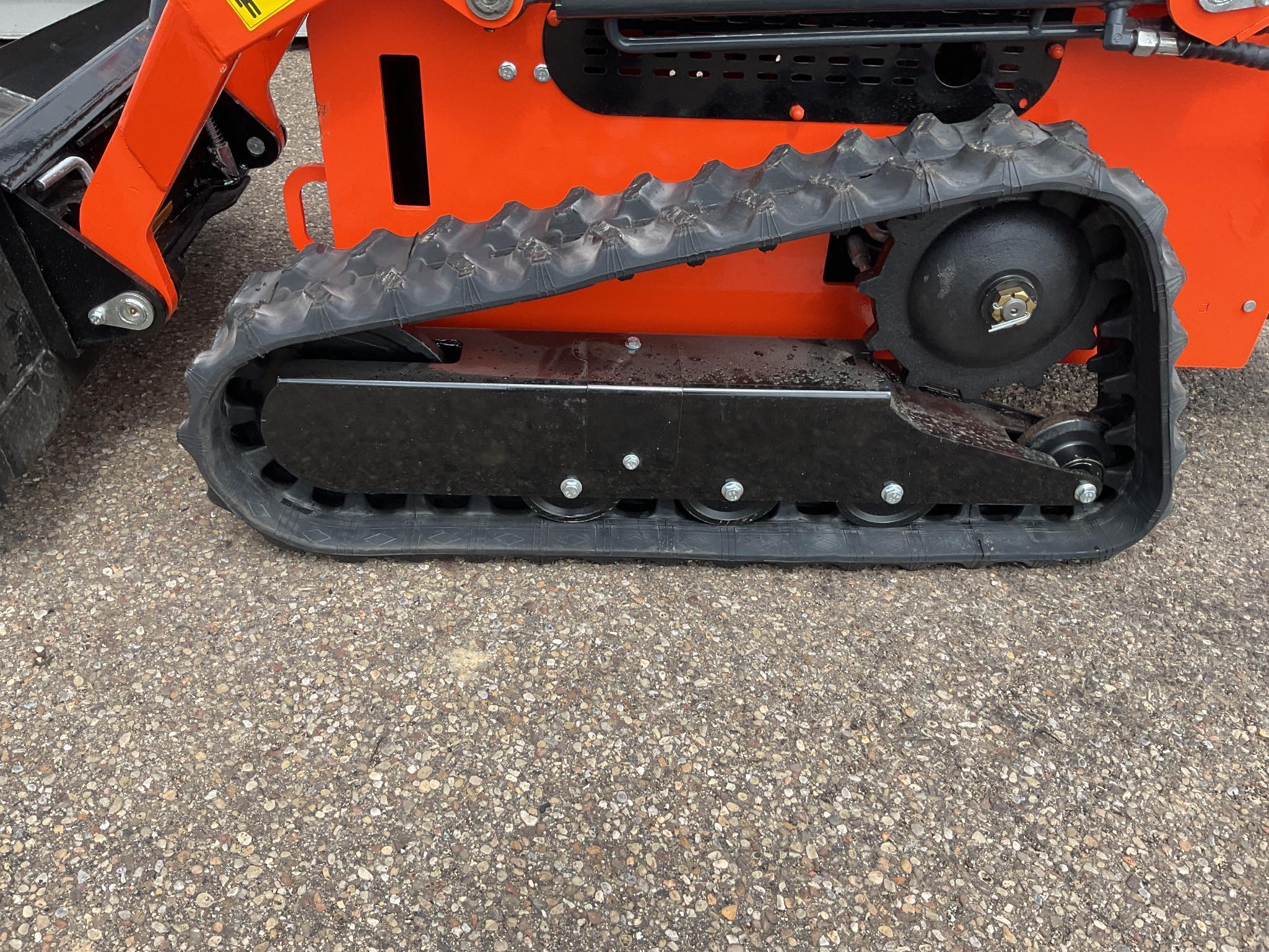 New Unused EGN Model EG36C Compact Track Loader, 15 Hp Gas Engine, 40" Bucket, Aux. Hydraulics