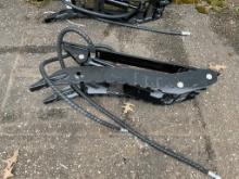 New Unused GIYI 3T Hydraulic Thumb Attachment To Fit Cat 3 Ton Excavator