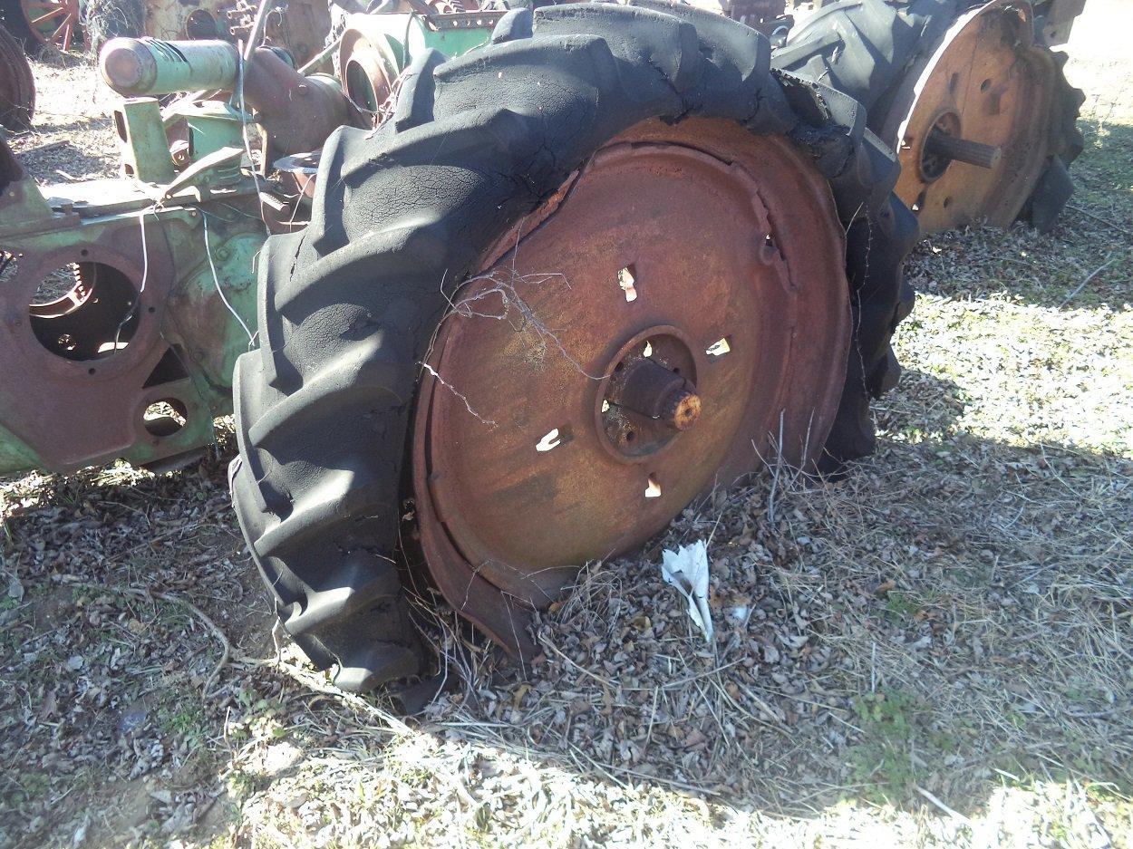 49 John Deere model 4A