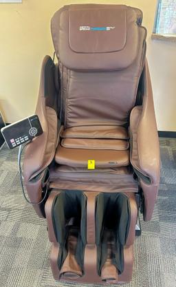 BREAKTHROUGH 5 PLUS MASSAGE CHAIR