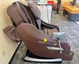 BREAKTHROUGH 5 PLUS MASSAGE CHAIR