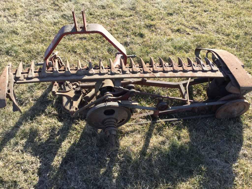 IH 1300 Mower