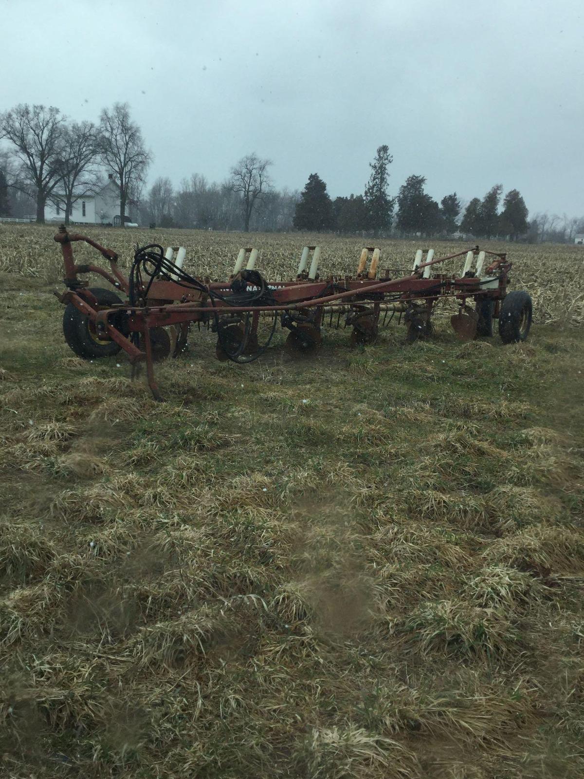 IH 720 Plow