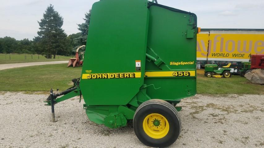1998 John Deere 456 Round Baler