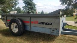 New Idea #3622 Manure Spreader
