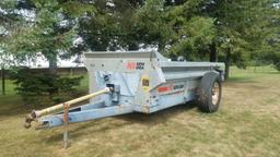 New Idea #3622 Manure Spreader