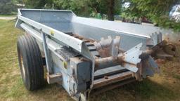 New Idea #3622 Manure Spreader