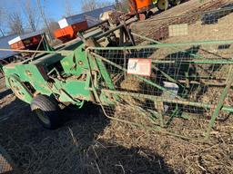 John Deere 327 Baler