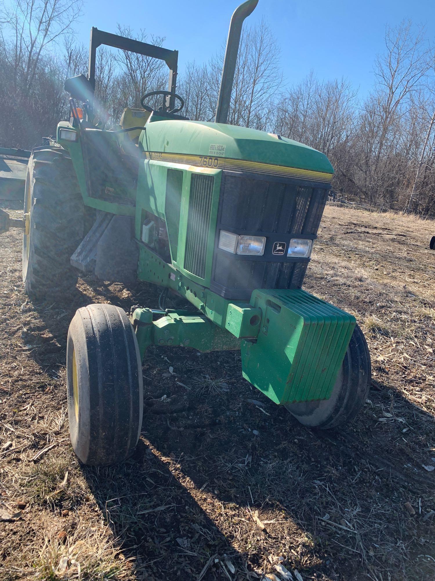 John Deere 7600