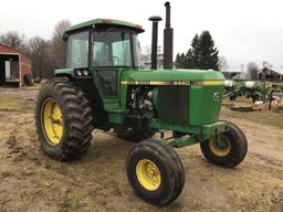 John Deere 4440