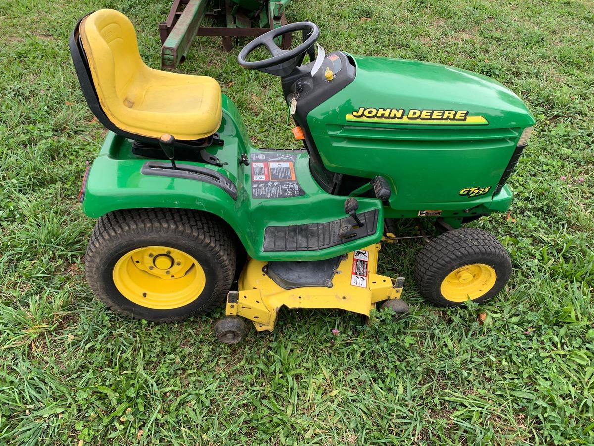 John Deere GT 235