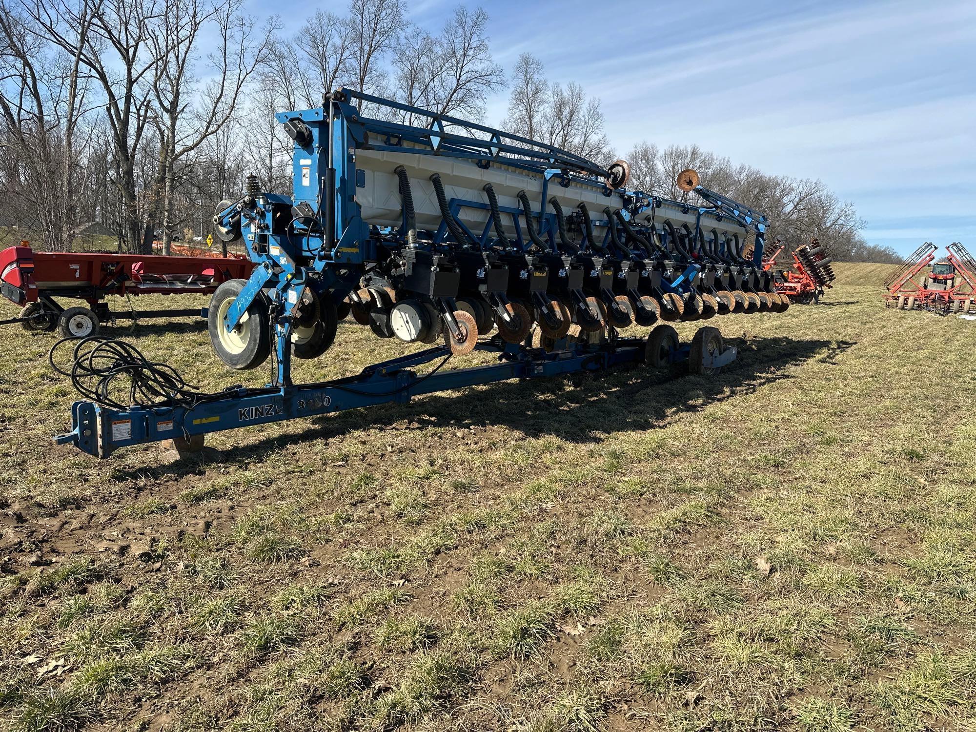 KINZE 3650 Planter